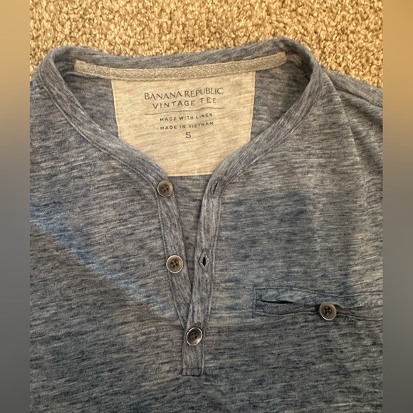 Linen blend Henley banana republic shirt - Picture 2 of 4